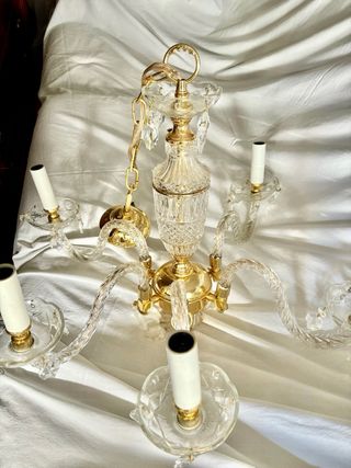 Lámpara araña cristal y metal dorado