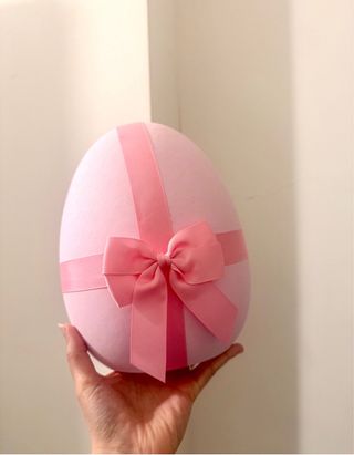 Uovo di Pasqua decorativo da riempire