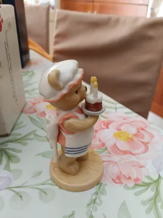 Statuetta Orsetto Victoria con torta