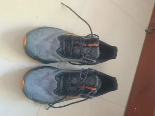 Zapatillas New Balance Running Hombre Gris Naranja