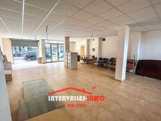 Local comercial en venta en Palau-solità i Plegamans