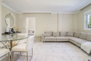 Piso en venta en Nueva Andalucía centro en Marbella