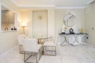 Piso en venta en Nueva Andalucía centro en Marbella