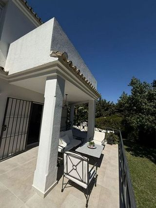 Chalet en alquiler en Los Naranjos - Las Brisas en Marbella