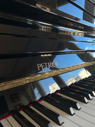 Piano Vertical Petrof
