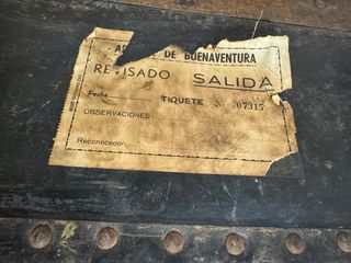 Maleta baúl antiguo cajones y perchas