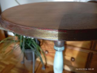 Mesa auxiliar restaurada verde y oro Shabby Chic