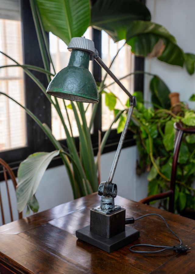 Lámpara industrial BHI LO-VO-LITE. England años 50