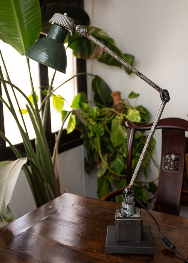 Lámpara industrial BHI LO-VO-LITE. England años 50