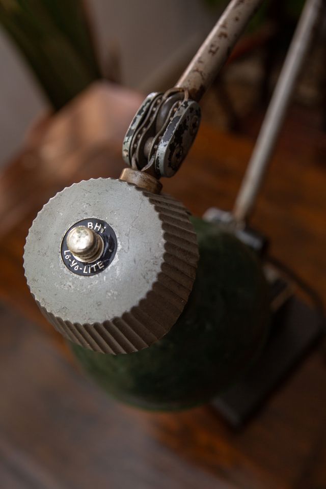 Lámpara industrial BHI LO-VO-LITE. England años 50