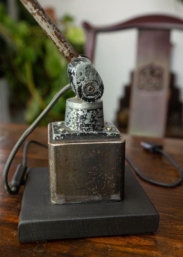 Lámpara industrial BHI LO-VO-LITE. England años 50