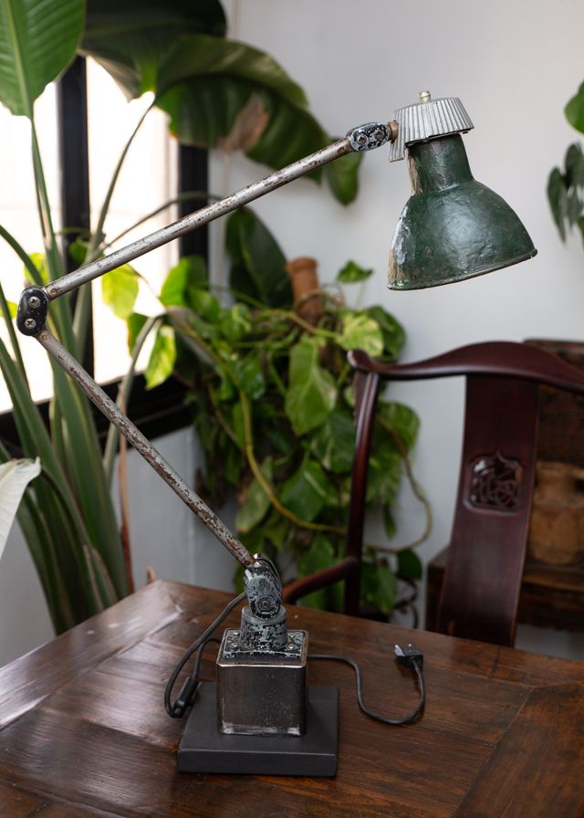 Lámpara industrial BHI LO-VO-LITE. England años 50