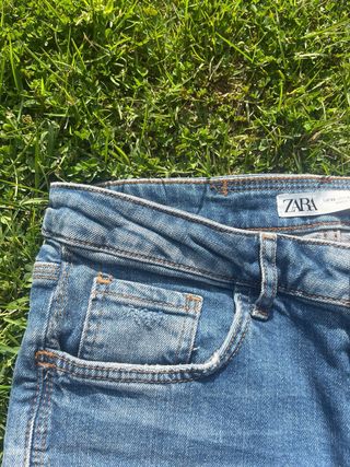 Vaqueros Zara con etiqueta y rotos