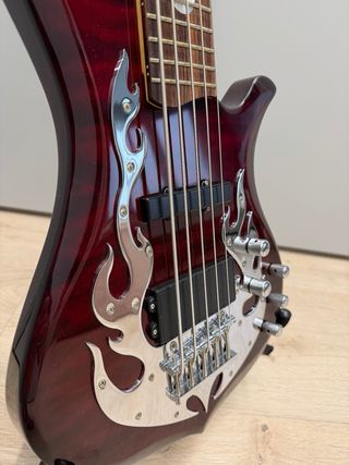 Traben Phoenix 5 cuerdas bajo