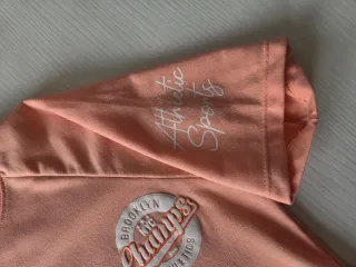Camiseta salmón con logo