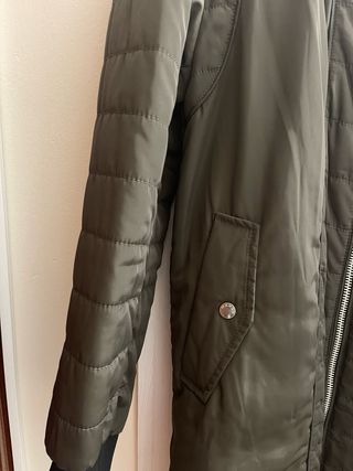 Cazadora larga Mango verde oliva