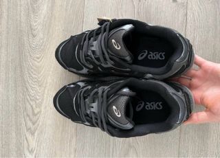 ASICS Gel NYC Zapatillas Negras y Grises