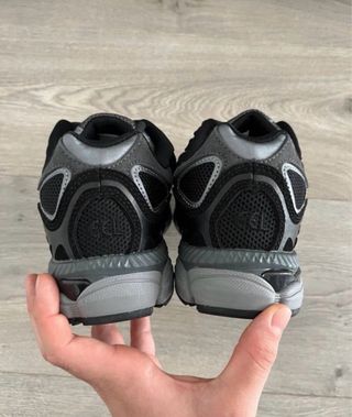 ASICS Gel NYC Zapatillas Negras y Grises