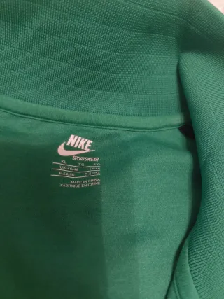 Sudadera Nike Verde y Negra