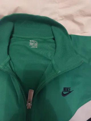 Sudadera Nike Verde y Negra