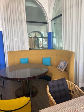 Sofá Rinconera Hostelería Amarillo