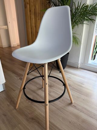 Taburete alto. 3 und. identicas, no se vende separ