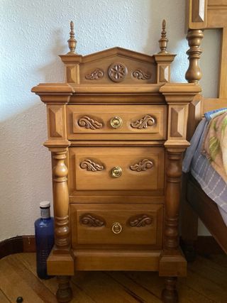 Cómoda, cama y 2 mesitas de noche