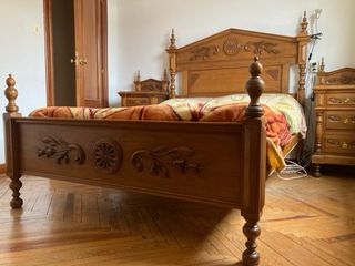 Cómoda, cama y 2 mesitas de noche