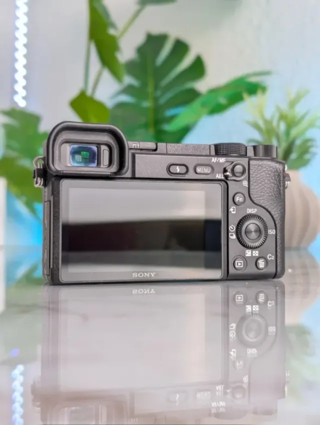 Sony A6400 (120 Disparos)