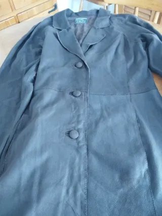 Abrigo de mujer de cuero