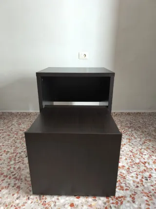 Mesita/escritorio de madera marrón