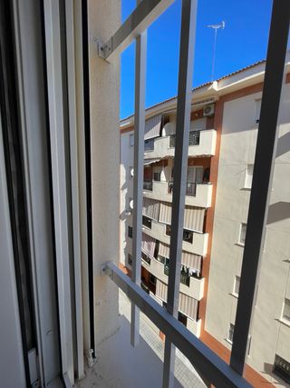 Reja de aluminio blanca