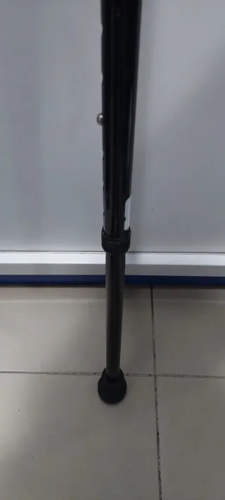 Bastón negro ajustable