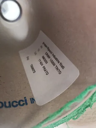 Bobinas de Hilo Verde y Blanco