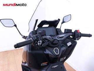YAMAHA T-MAX 560 TECH MAX