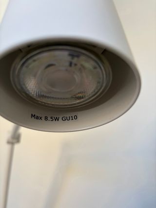 Lámpara de pie Ikea blanca para lectura