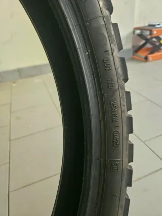 Pirelli STR 150-70-18 e 90-90-21