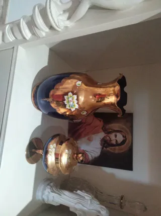 Juego Jarrón y Bombonera Cerámica Dorada