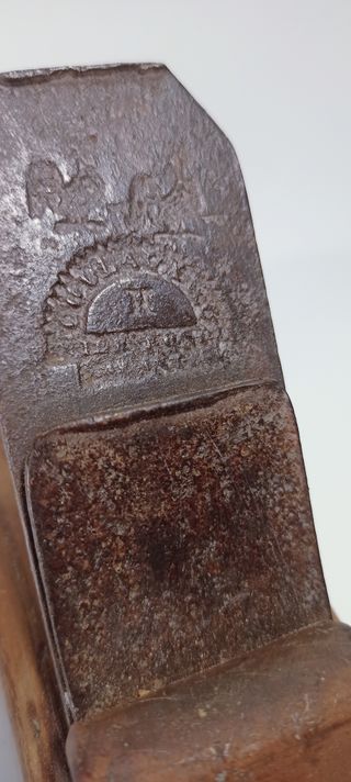 CEPILLO DE CARPINTERO ANTIGUO