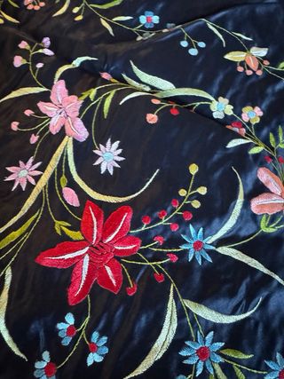 Scialle Sardo Ricamato 112x112