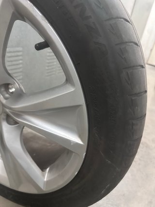 Llantas y neumáticos