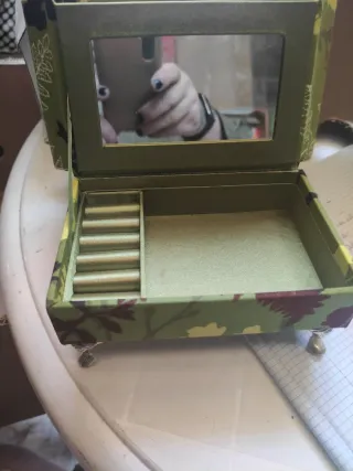 Joyero Sofá Verde C42