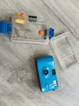 Cámara analógica con funda acuática