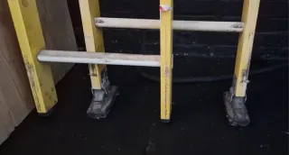 Escalera fibra vidrio 2 tramos polea 12 peldaños