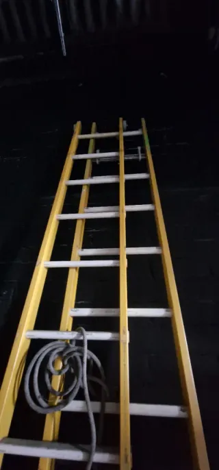 Escalera fibra vidrio 2 tramos polea 12 peldaños