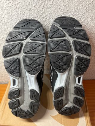 Zapatillas Asics Gel Negras y Grises