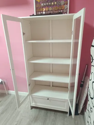 Vitrina blanca madera y cristal