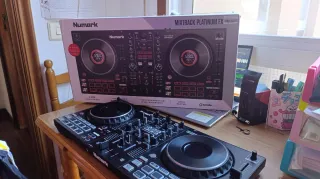Controladora DJ Numark MixTrack Platinum FX