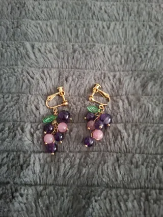 Pendientes de uva morados y rosas