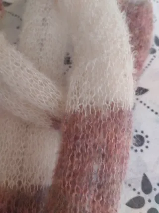 Sciarpina rosa e bianca